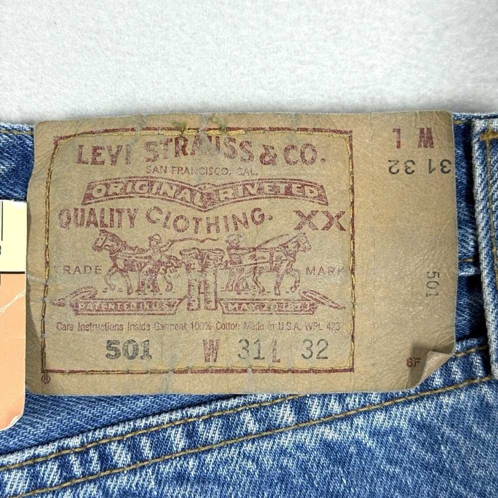 Vintage Levis 501 Jeans Women 31x32 DEADSTOCK 90s Denim USA Made Medium Wash NWT - Picture 10 of 16